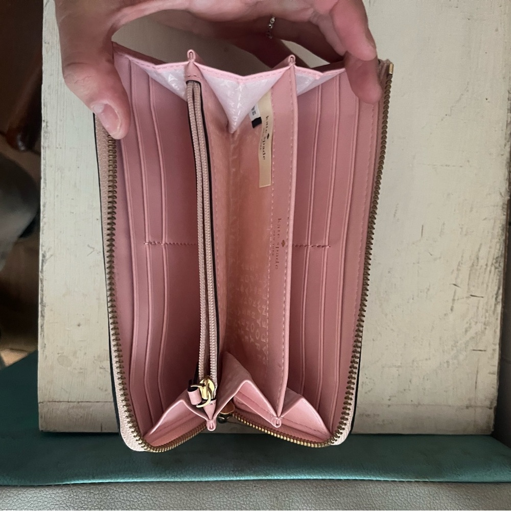 Kate Spade Wallet - Picture 3 of 3